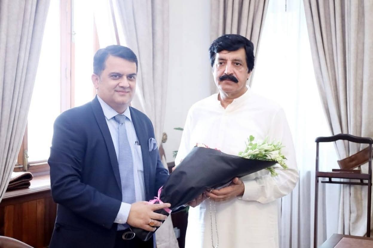 Vice Chancellor Meets Governor of Punjab